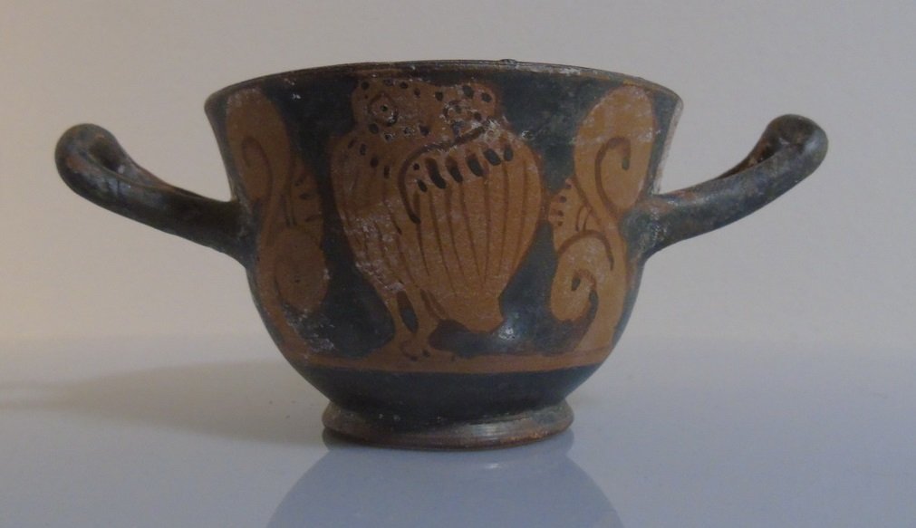 Apulian skyphos (1 of 3)
