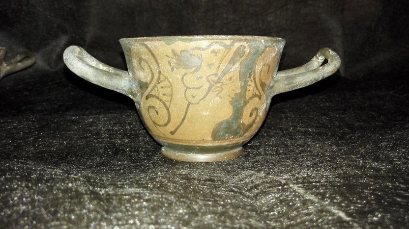 Apulian skyphos (1 of 3)