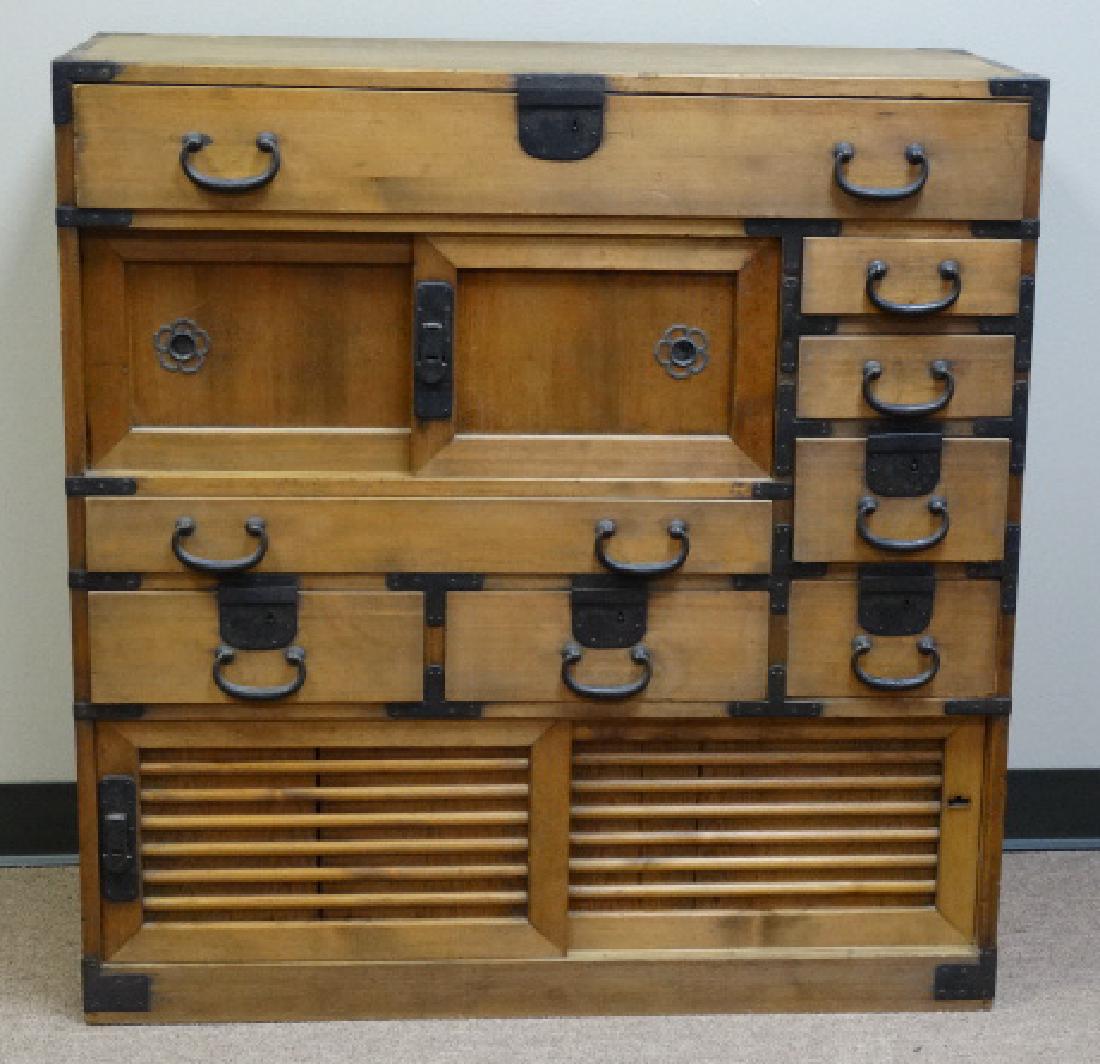 Japanese Merchant's or Shopkeeper's Tansu Chest (1 of 5)