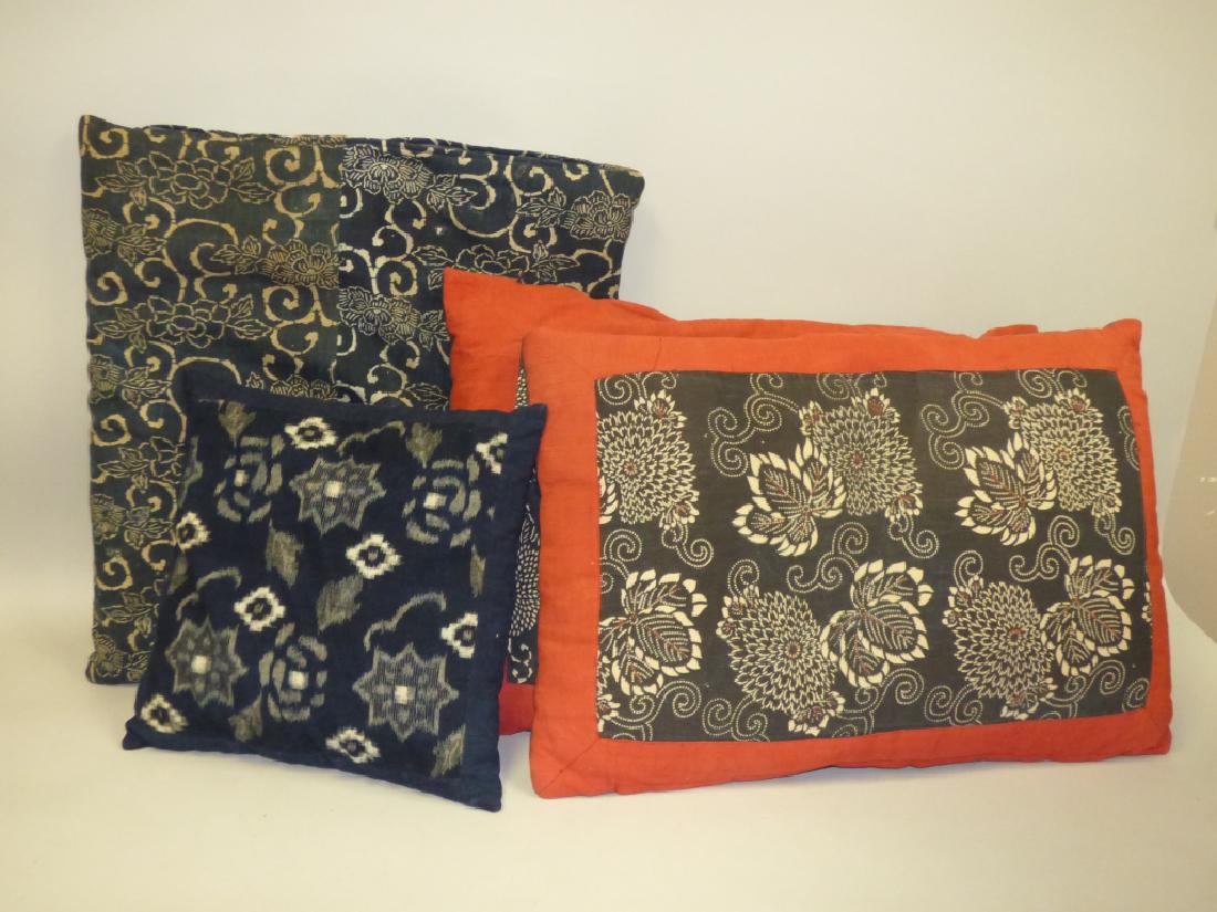 Lot of 4 Japanese Pillows: Size : 24" l x 17" W