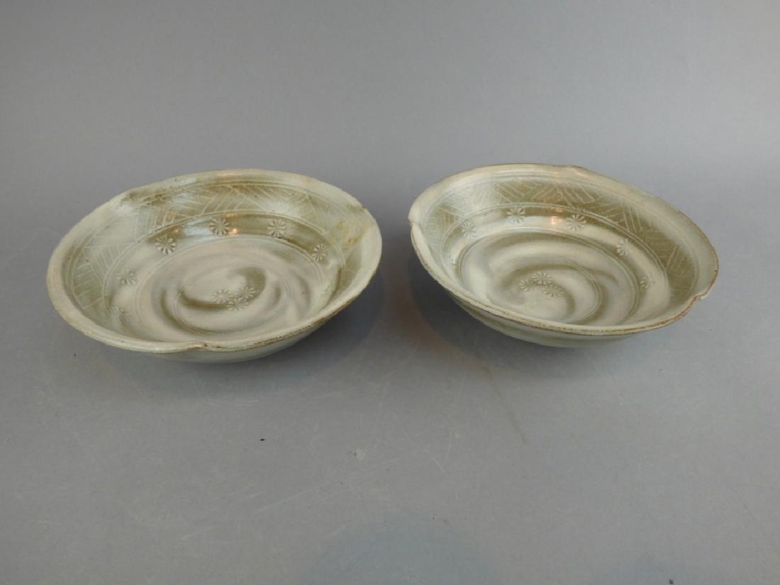 White Glazed Bowl: 6"Dia x 2" H