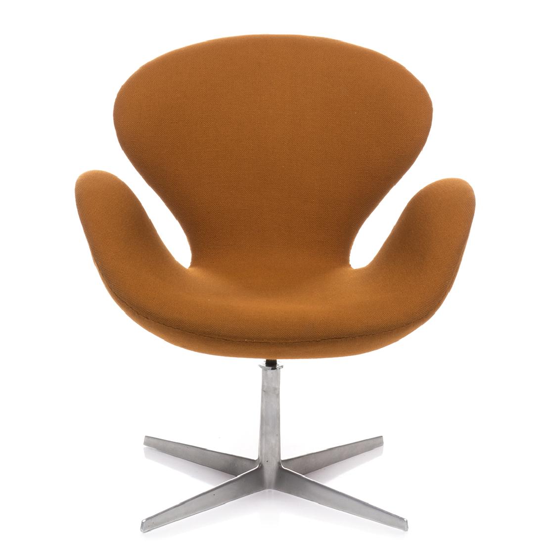Arne Jacobsen Swan Chair: Swan Chair by Arne Jacobsen for Fritz Hansen, Denmark 1960s. 31" H x 29" W x 25" D.