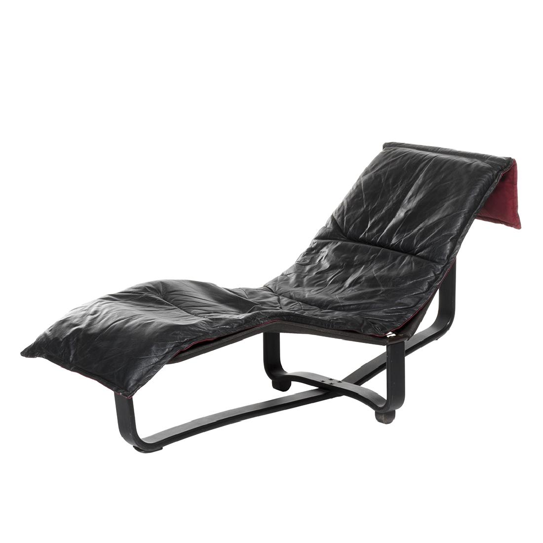 Ingmar Relling Chaise Lounge: Leather and lacquered wood chaise lounge by Ingmar Relling for Westnofa, 1960s. 33" H x 62" W x 25" D.