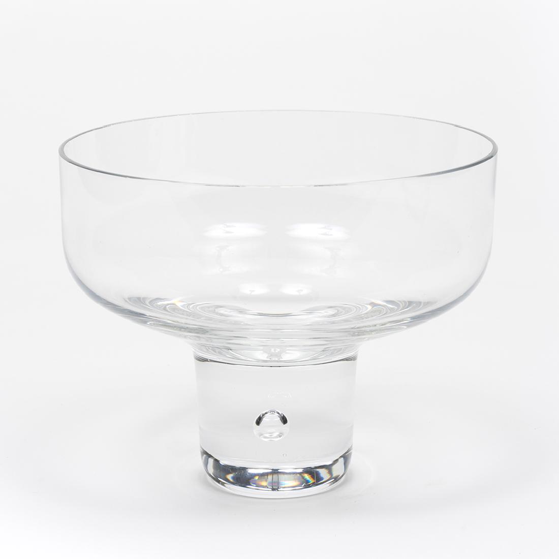 Vicke Lindstrand Glass Bowl: Footed glass bowl by Vicke Lindstrand for Kosta Boda, 1950s. 4.5" H x 6" D.