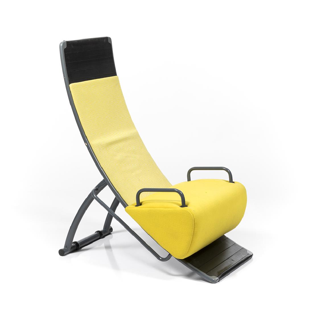 Marcel Wanders Mobilis Chair: Mobilis chair by Marcel Wanders for Artifort, 1986. Adjusts to upright and reclining positions. 25" W x 46" D x 37" T