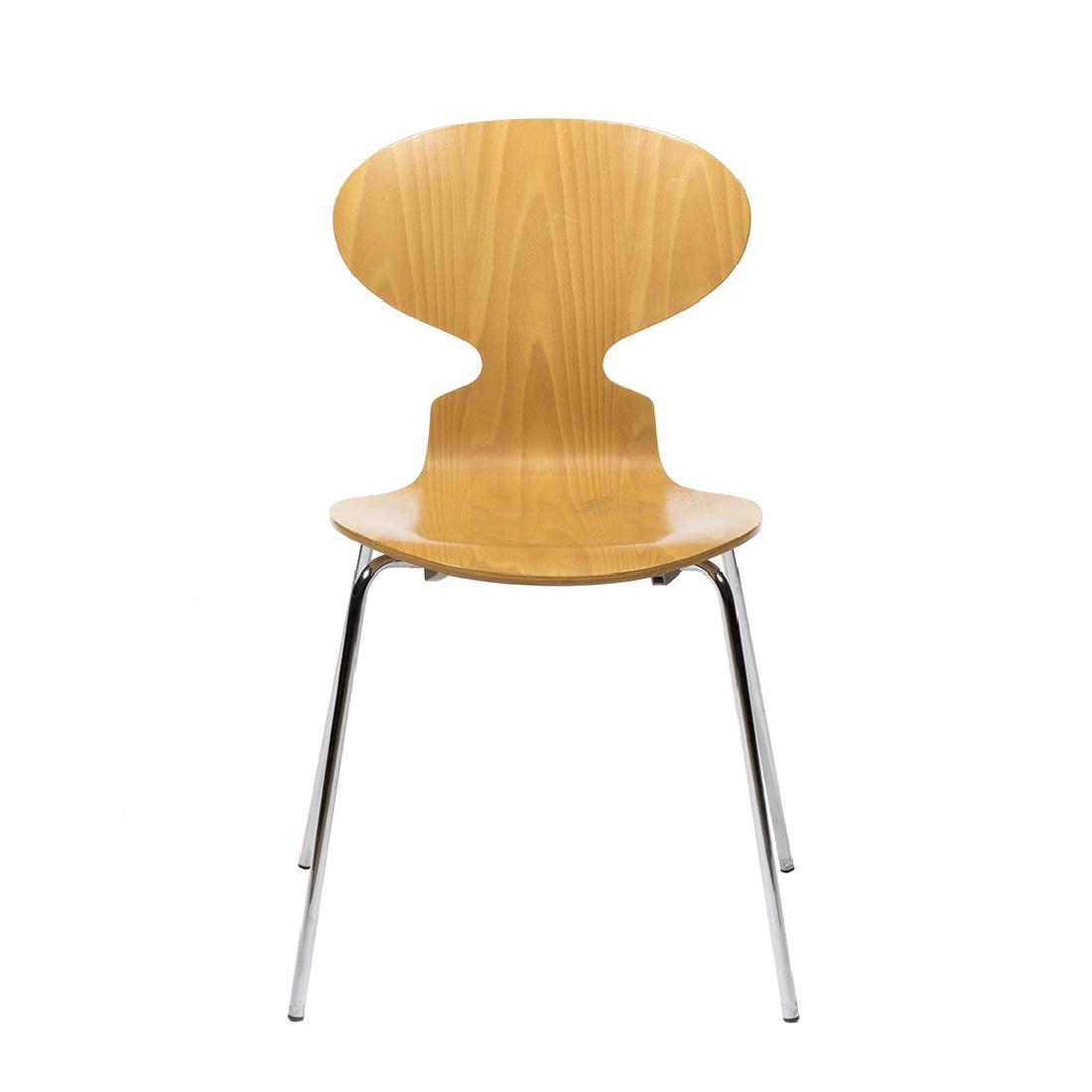 Arne Jacobsen Series 7 Chair: Series 7 molded plywood chair by Arne Jacobsen for Fritz Hansen, Denmark 1960s.