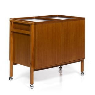 Niels Erik Glasdam Jensen Expandable Bar Cart: Expandable teak bar cart by Niels Erik Glasdam Jensen for Vantinge Mobelindustri, Denmark 1960s.