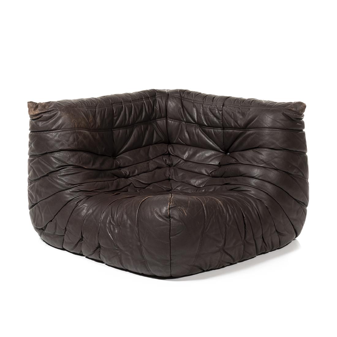Michel Ducaroy TOGO Corner: Chocolate leather TOGO corner piece by Michel Ducaroy for Ligne Roset, 1970s.
