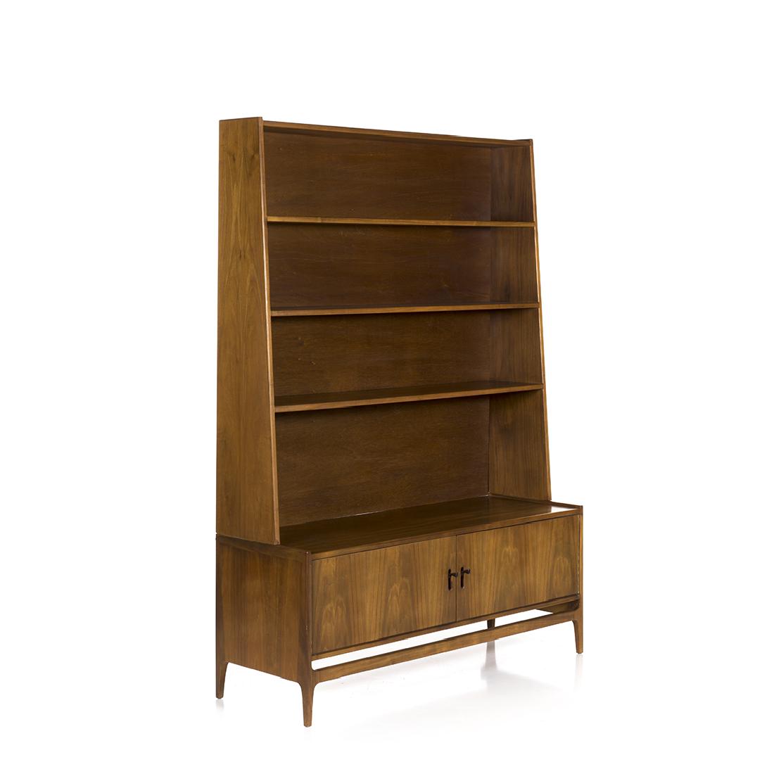 Richard Thompson Etagere: Walnut etagere by Richard Thompson for Glenn of California, 1960s.