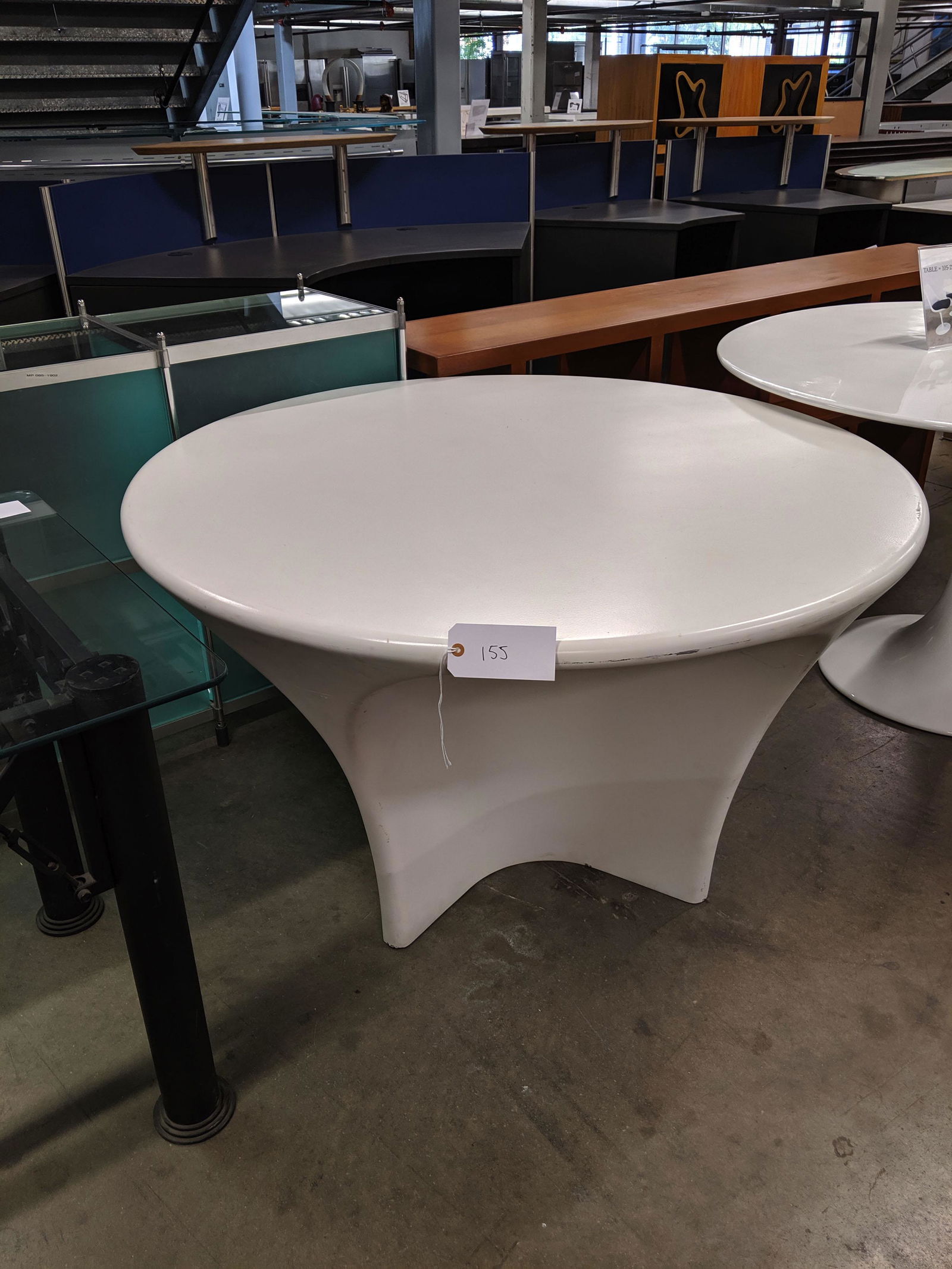 Round Dinette Table (1 of 1)