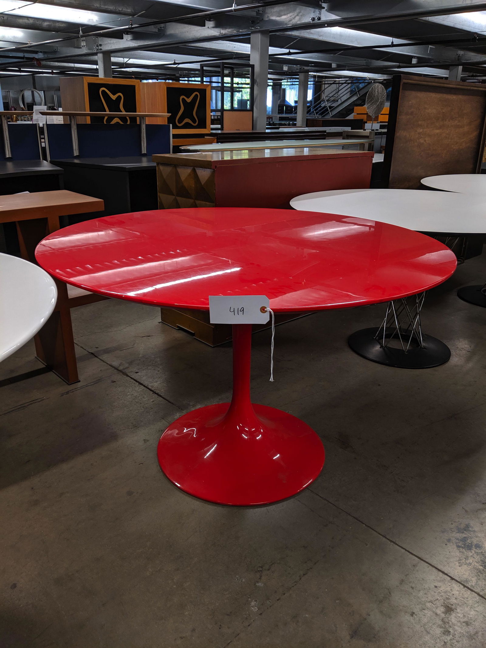 Red 2024 tulip table