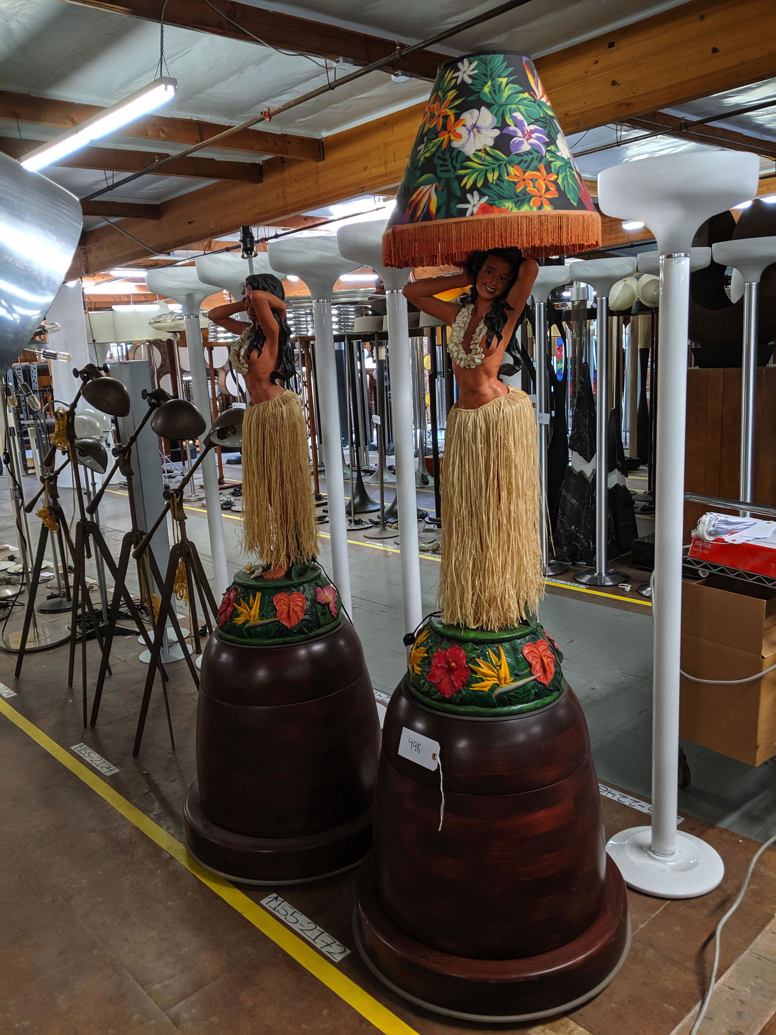 Hula Girl Motorized Floor Lamps (2) (1 of 2)