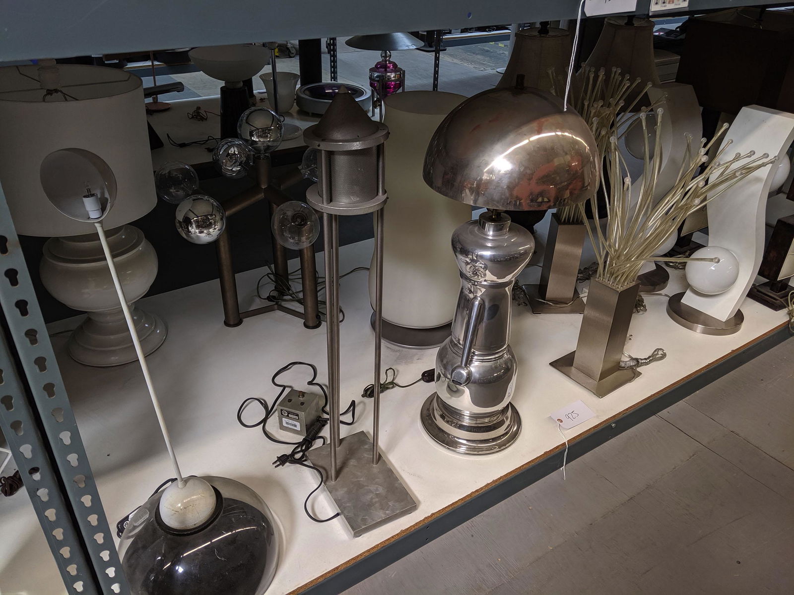 Lot - Oversized Table Lamps (1 of 4)