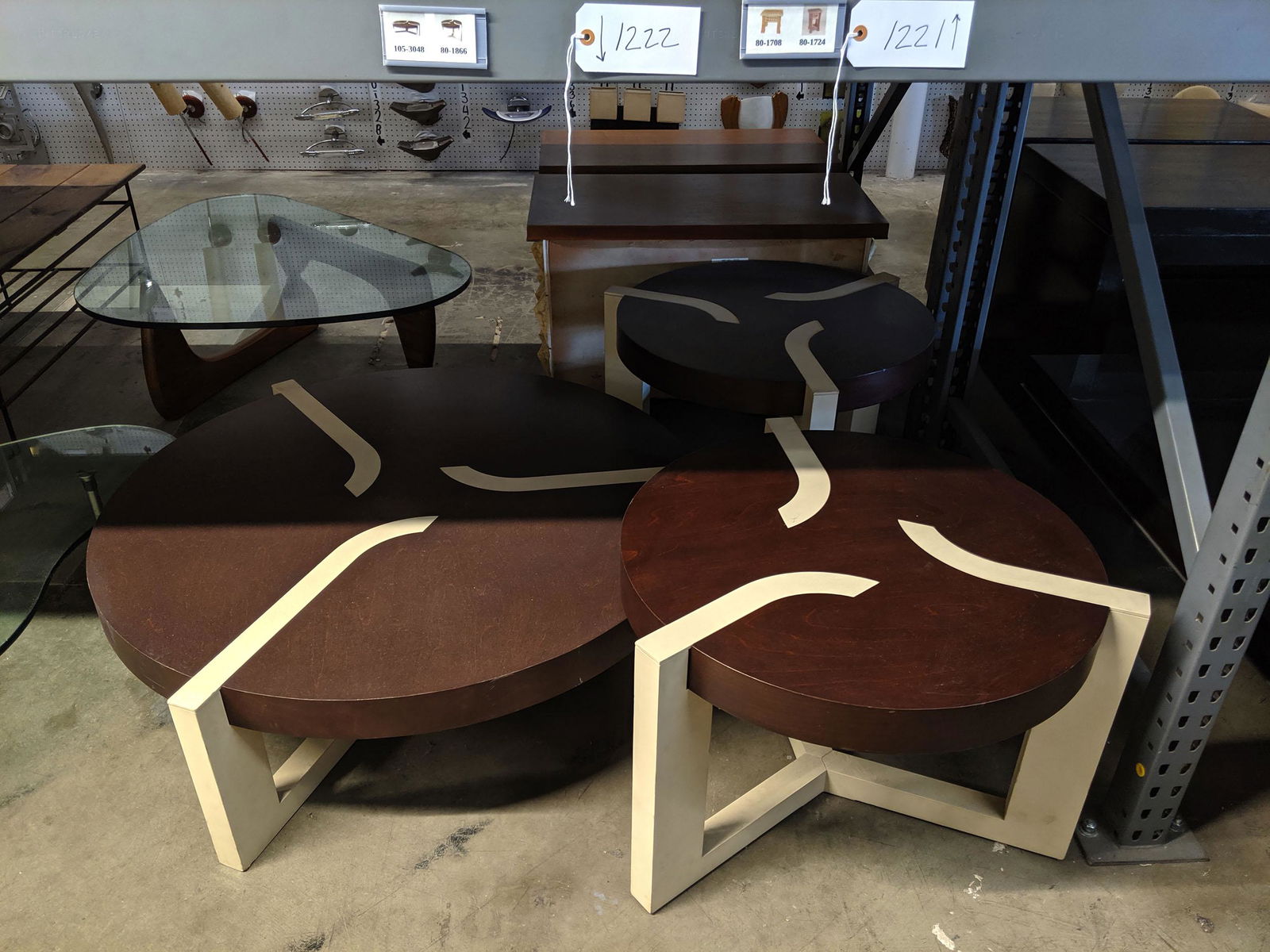 Contemporary Table Set (1 of 1)