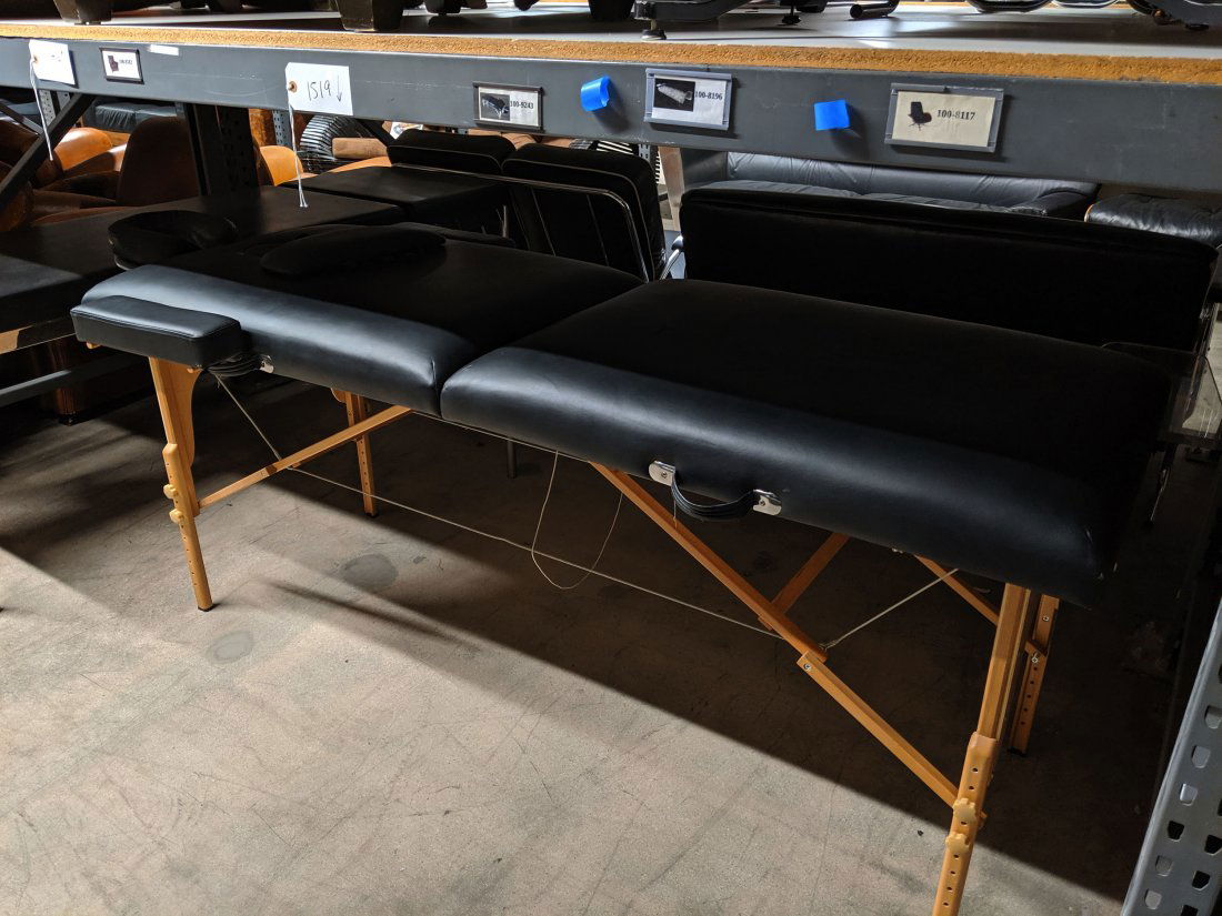 Collapsible Massage Table (1 of 1)
