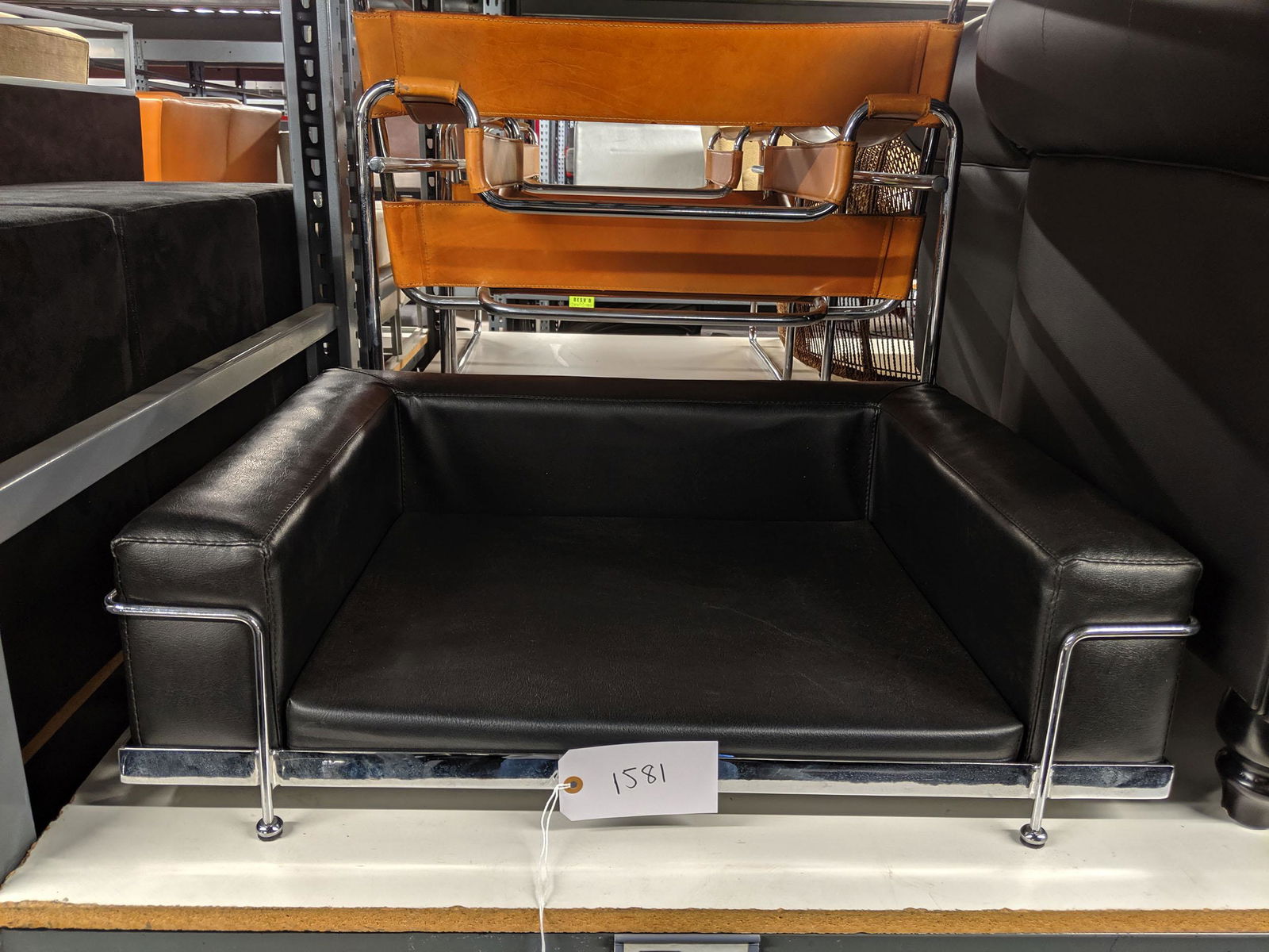 Bauhaus Style Dog Bed (1 of 1)