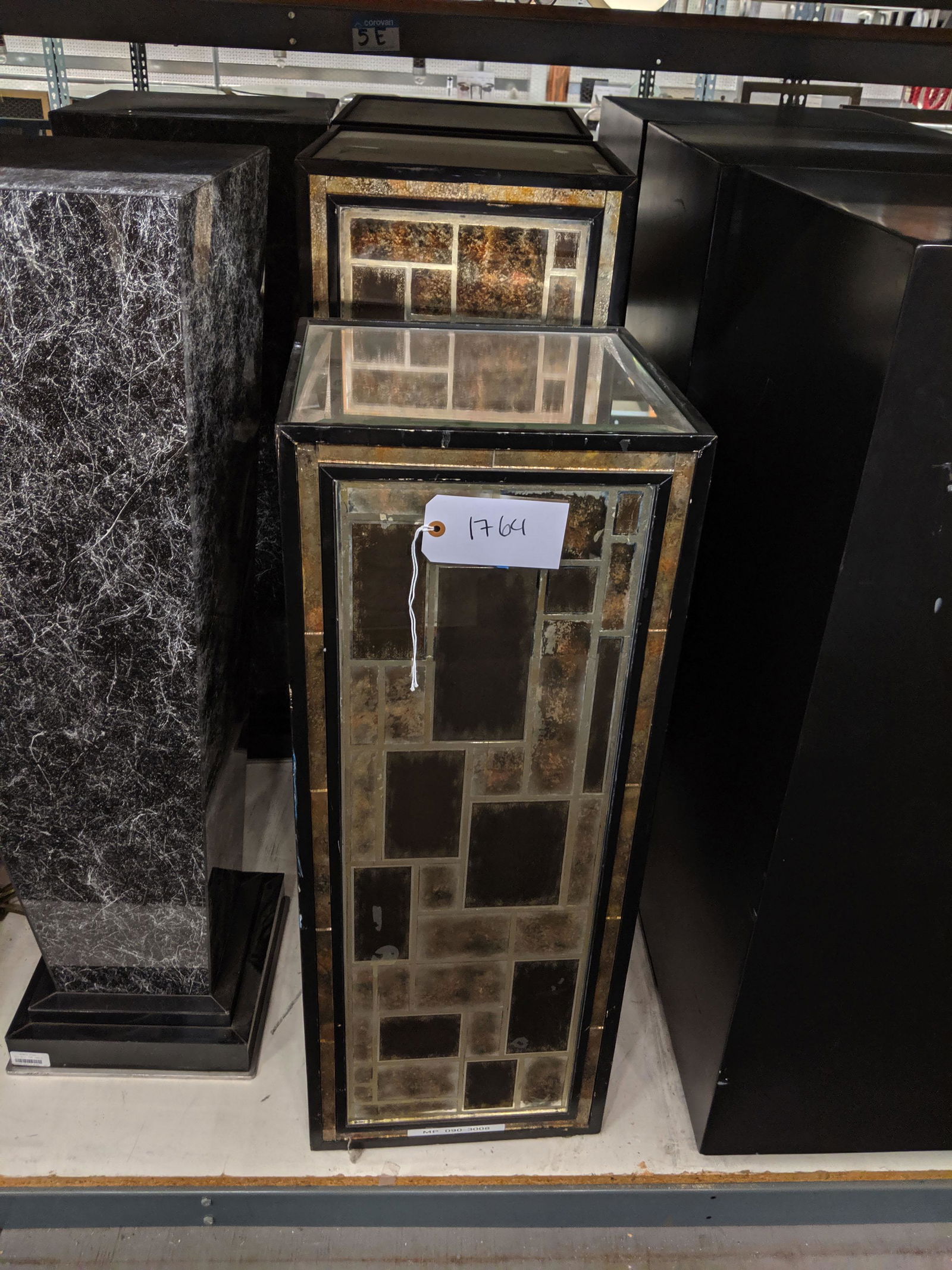 Mirrored Pedestals (1 of 1)