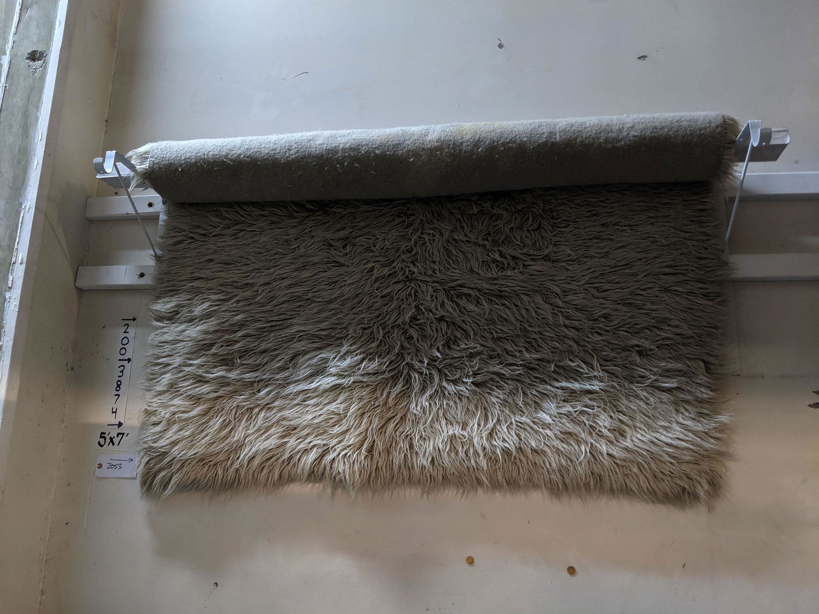 Flokati Rug (1 of 1)