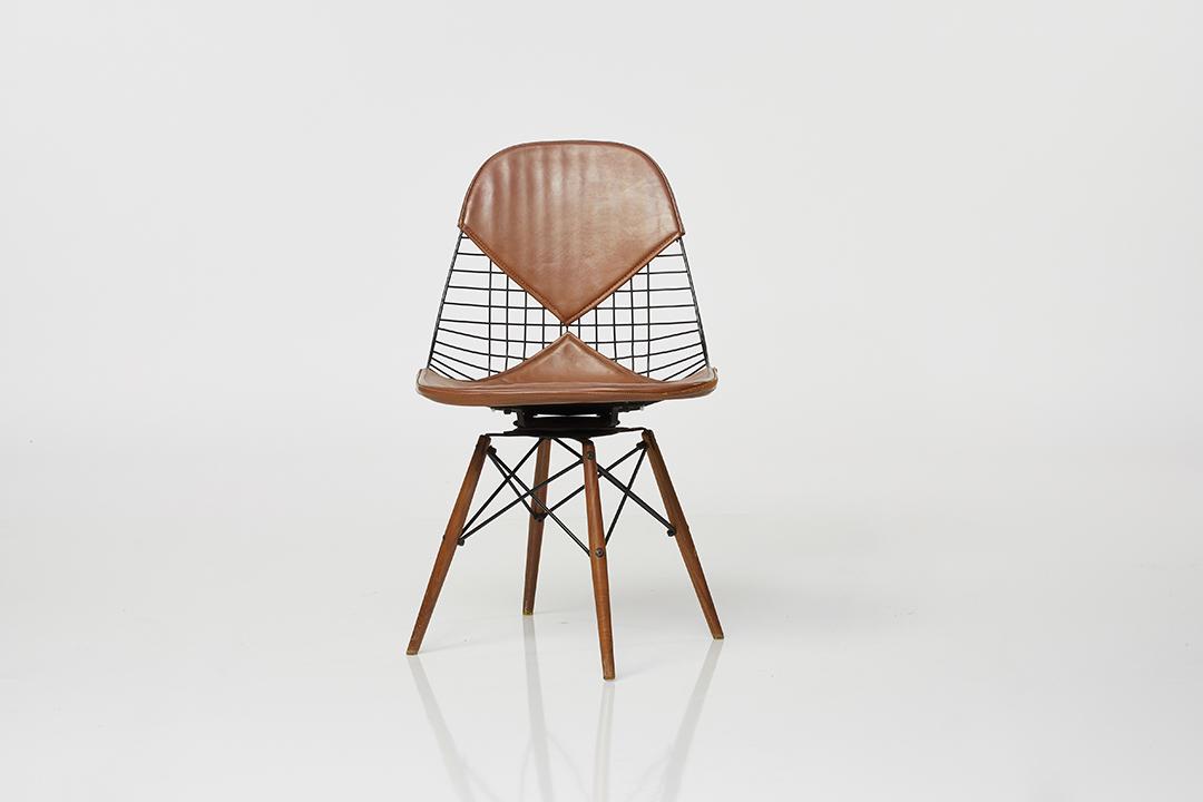 Charles and Ray Eames Dowel Leg Side Chair (1 of 11)