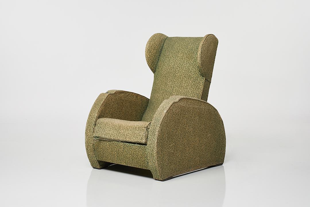 English Recliner (1 of 9)