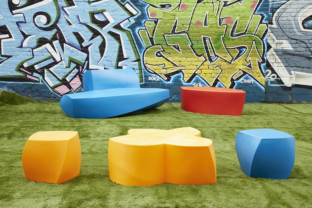 Frank Gehry Heller Seating Set (5) (1 of 5)