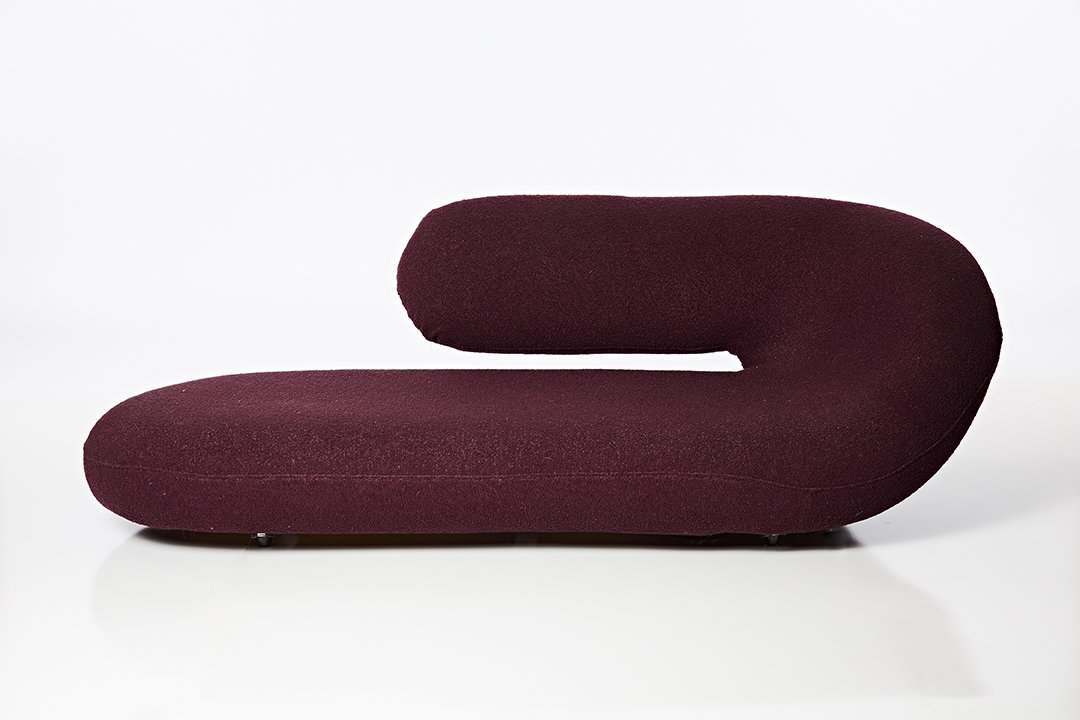 Geoffrey Harcourt Cleopatra Sofa (1 of 9)