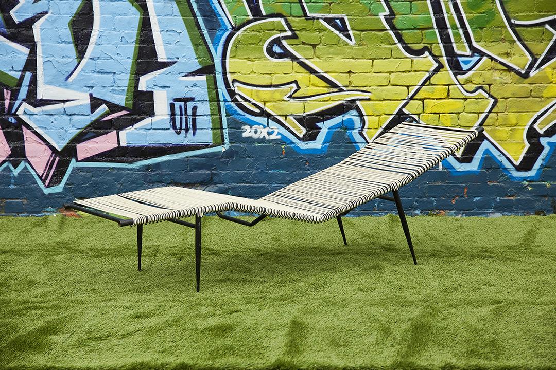 Molla Contour Chaise Lounge (1 of 10)