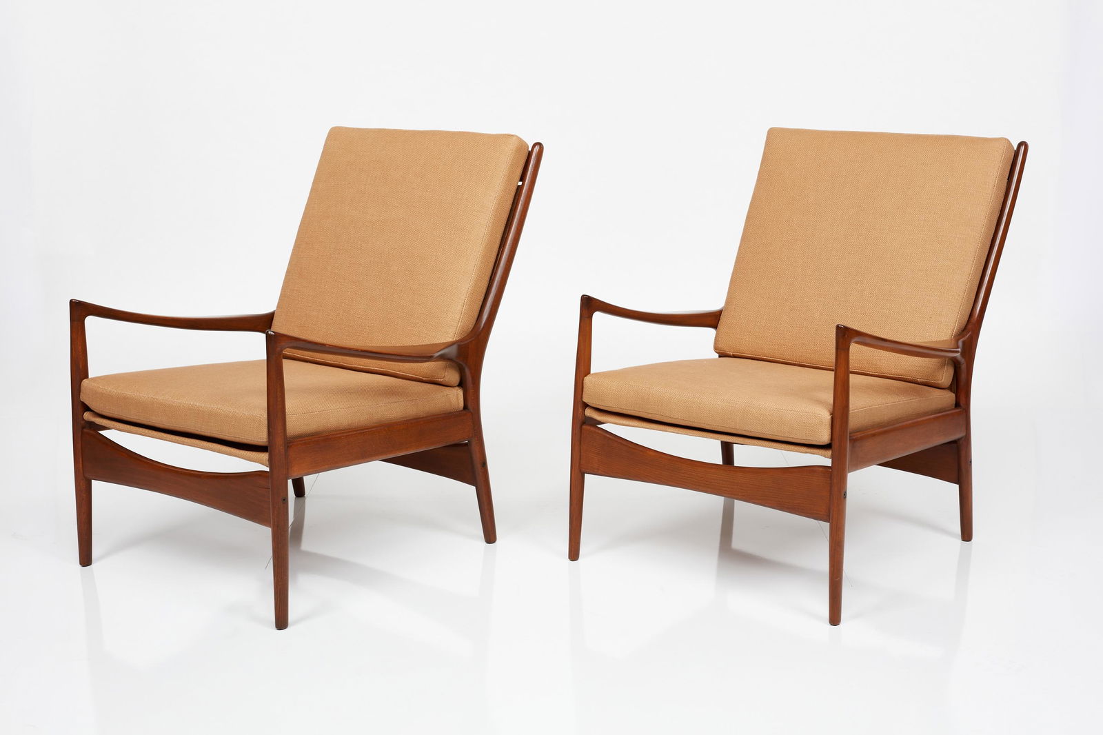 Selig, Lounge Chairs (2) (1 of 18)