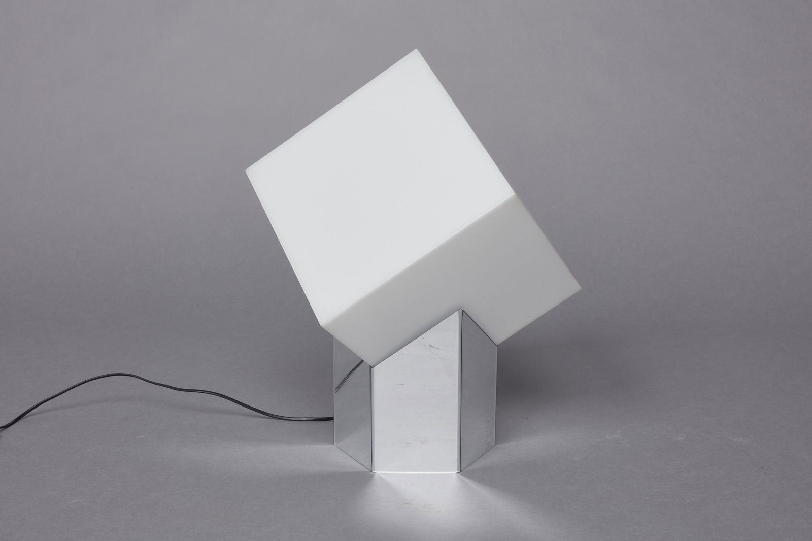 Paul Driessen, Cube Table Lamp (1 of 14)