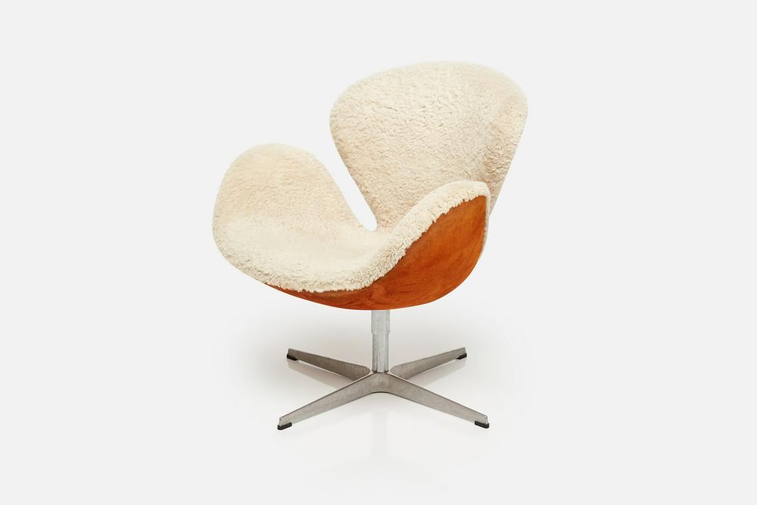 Arne Jacobsen, 'Swan' Chair (1 of 18)