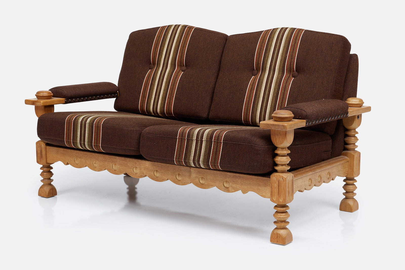 Henning Kjaernulf Style, Settee (1 of 11)