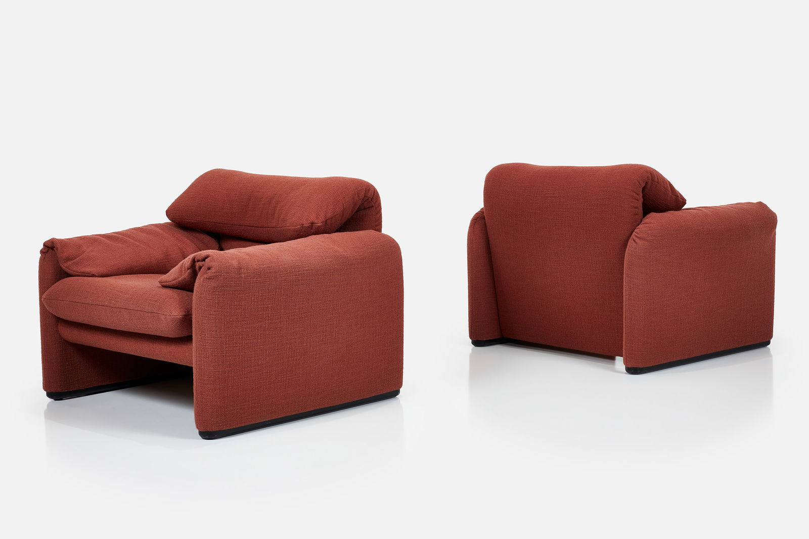 Vico Magistretti, 'Maralunga' Lounge Chairs (2) (1 of 15)