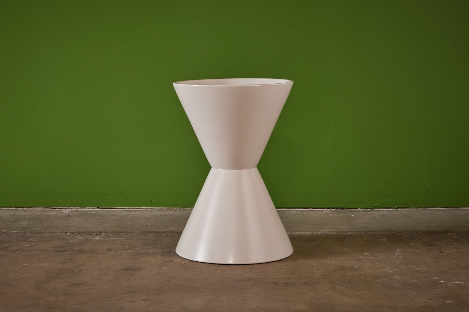 Lagardo Tackett, Large 'Double Cone' Planter (1 of 7)