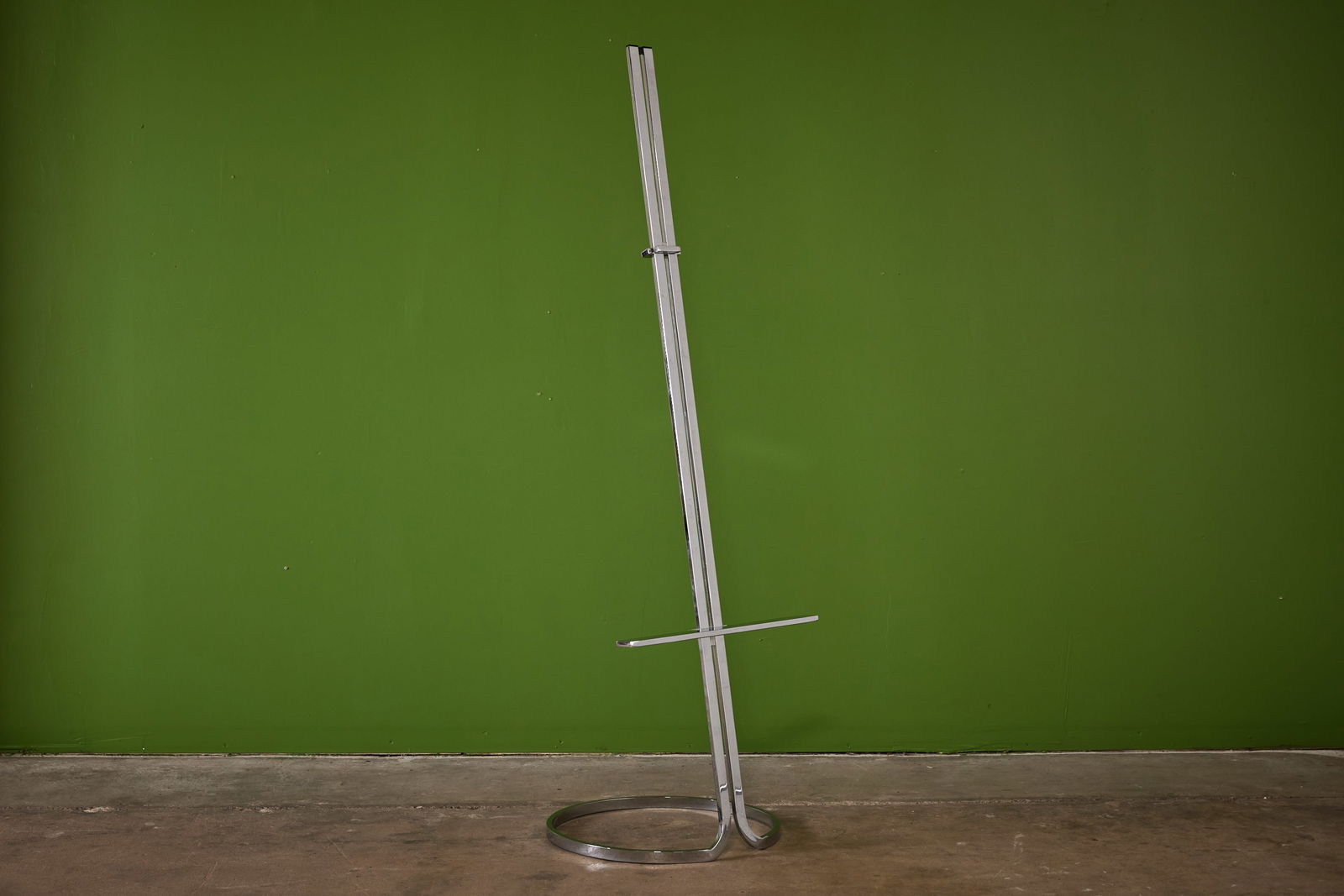 Modernist, Easel (1 of 12)