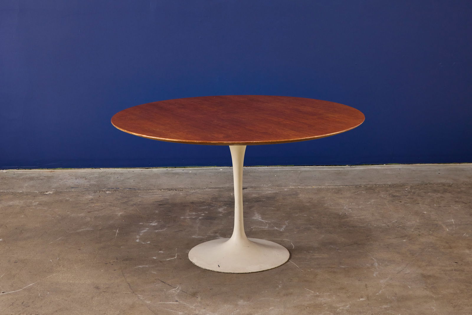 Eero Saarinen, 'Tulip' Dining Table (1 of 7)