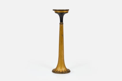 Hollywood Regency, Pedestal