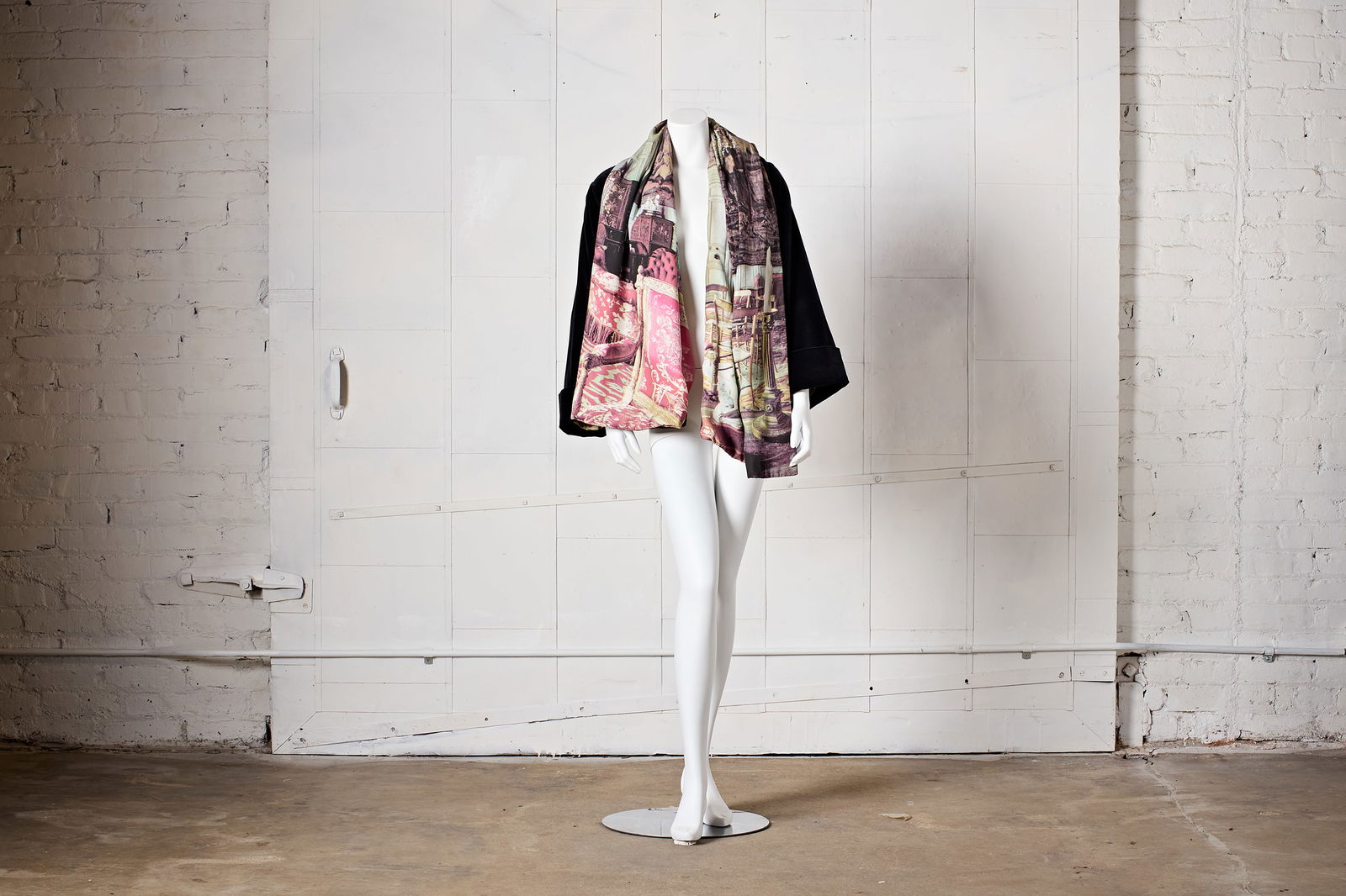 F/W 1991 Vivienne Westwood, 'Dressing Up' Salon-Print Robe Jacket (1 of 16)