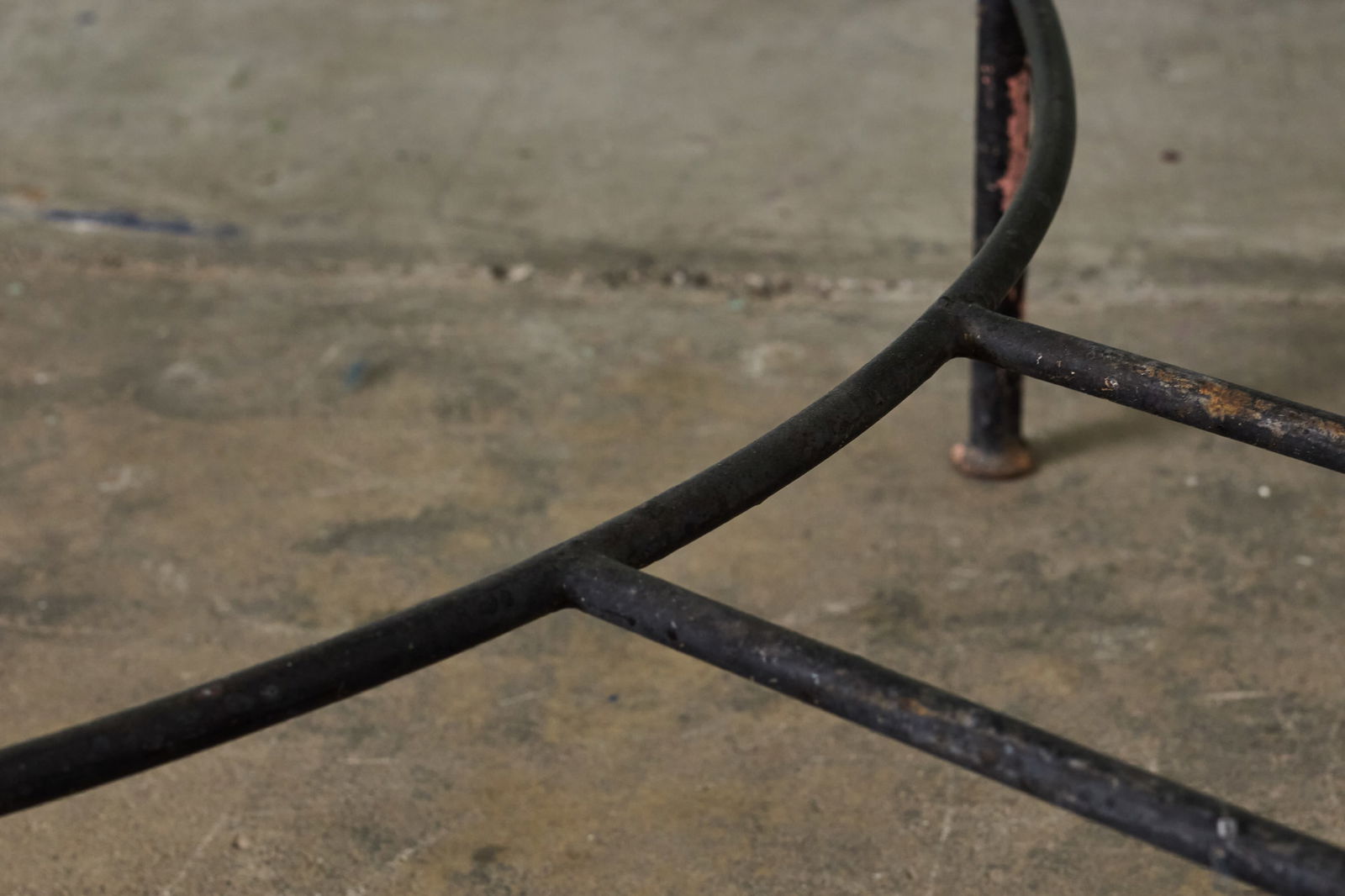 Robert Lewis, Dining Table - 10