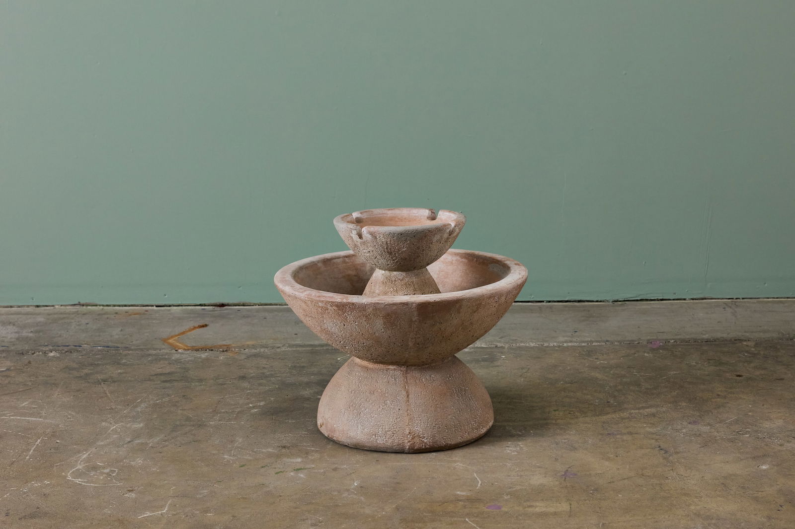 Modern, Two-Tier Garden Fountain (1 of 8)