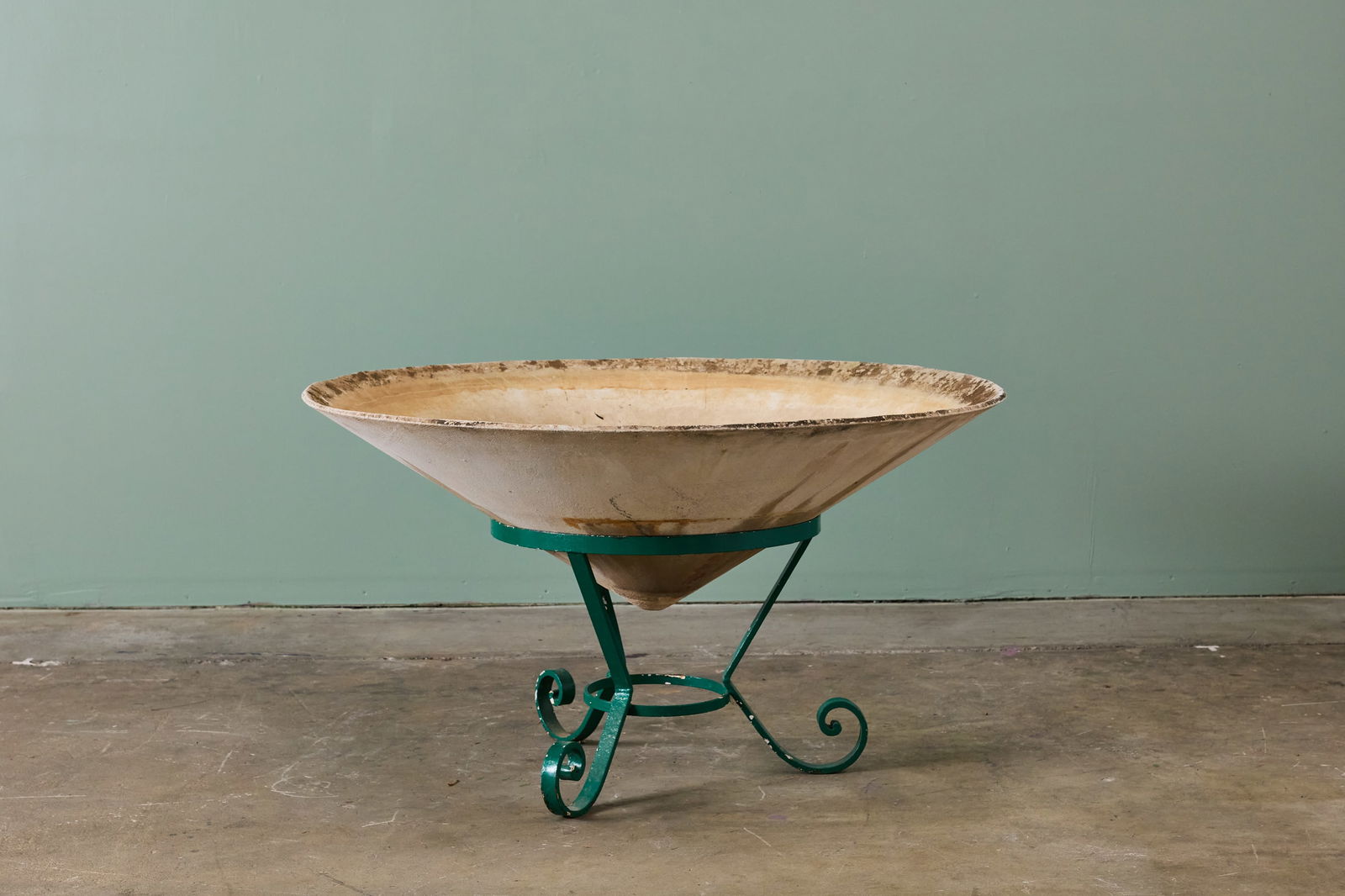 Willy Guhl, Mounted Planter (1 of 8)