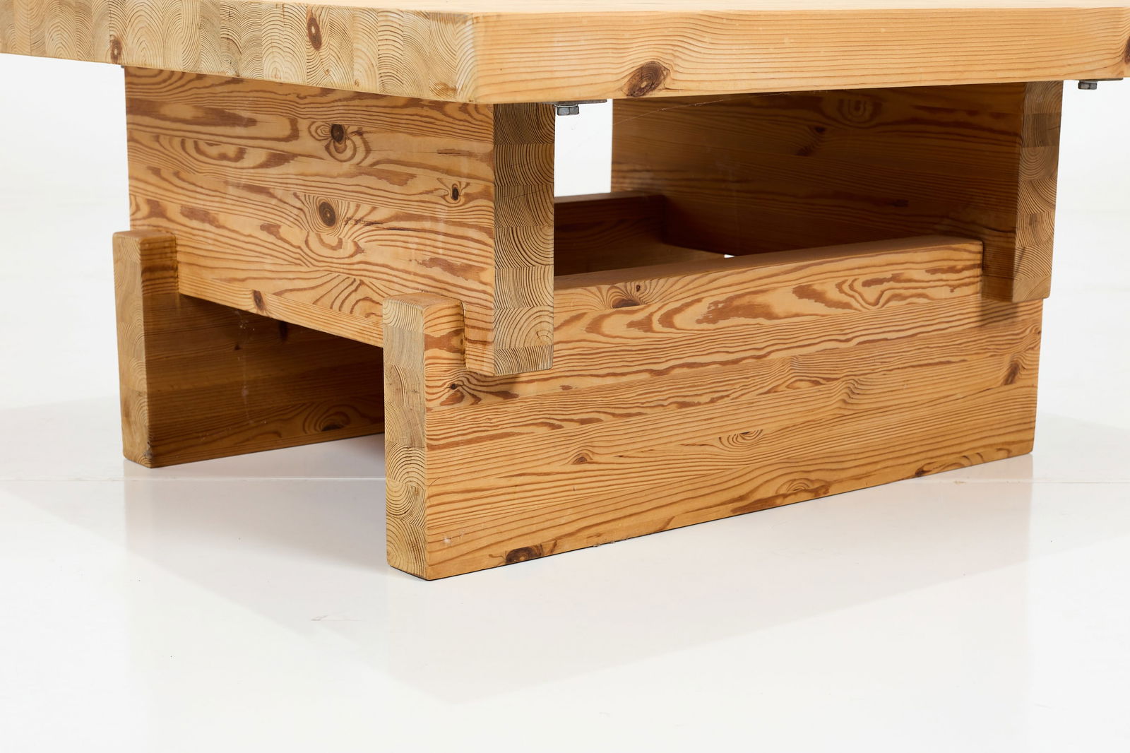 Roland Wilhelmsson, Coffee Table - 5