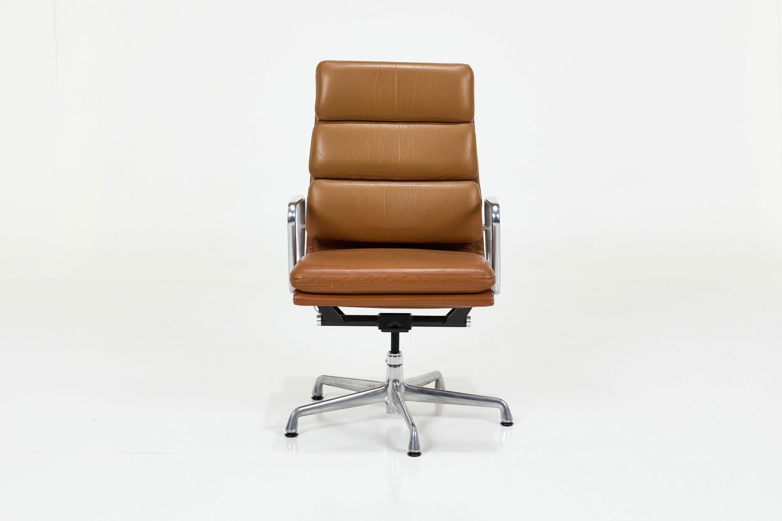 Charles + Ray Eames, 'Soft Pad' Executive Chair - 2