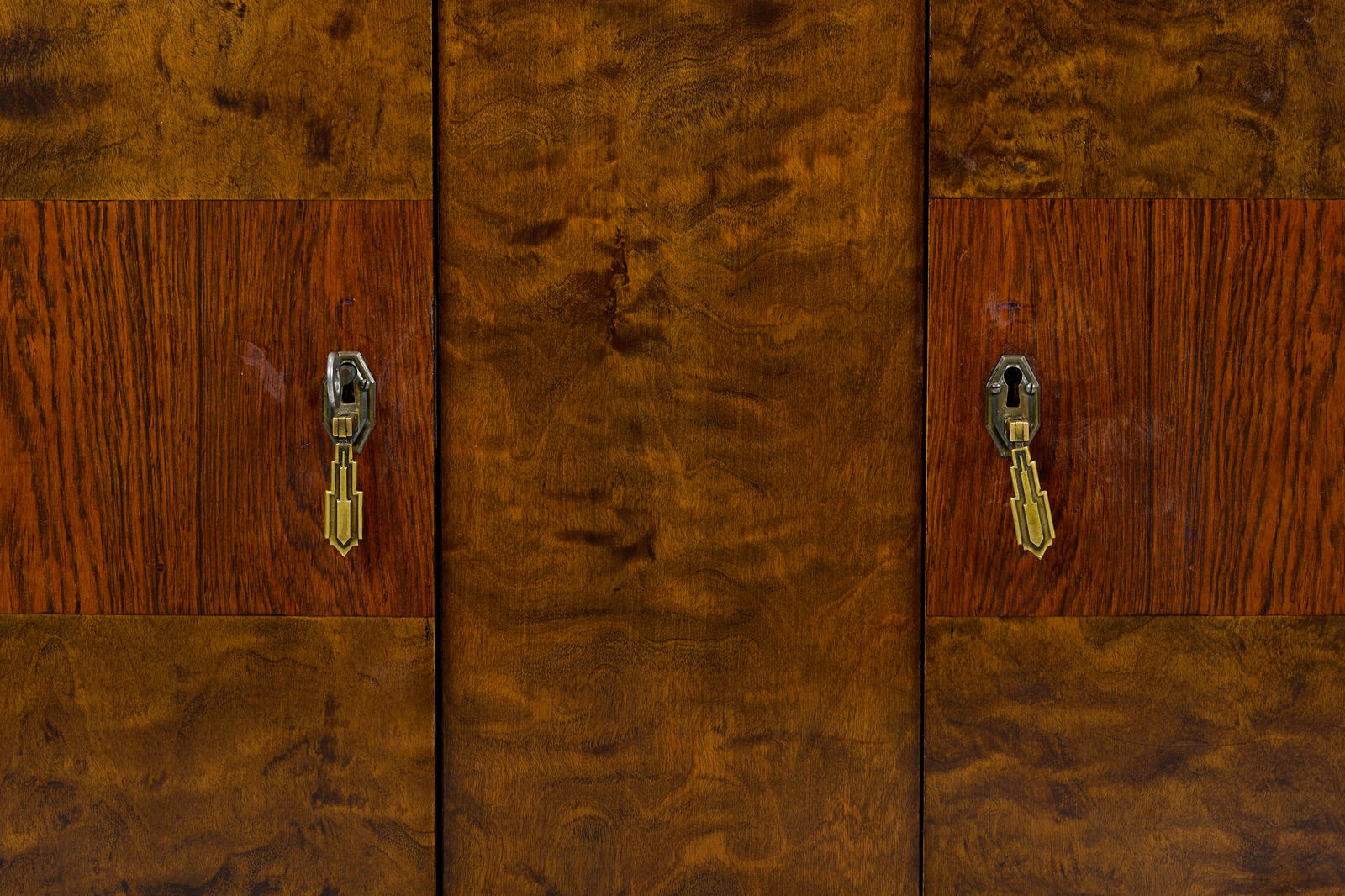 Art Deco, Raised Cabinet - 10