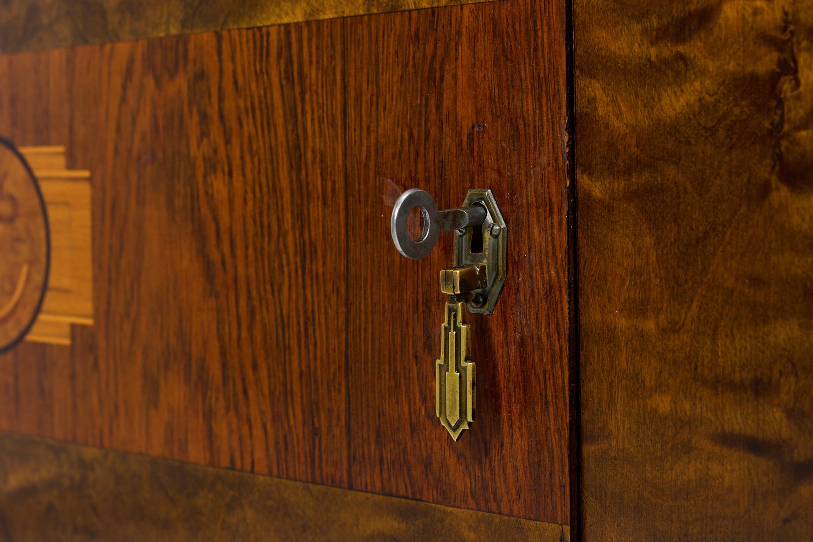 Art Deco, Raised Cabinet - 6