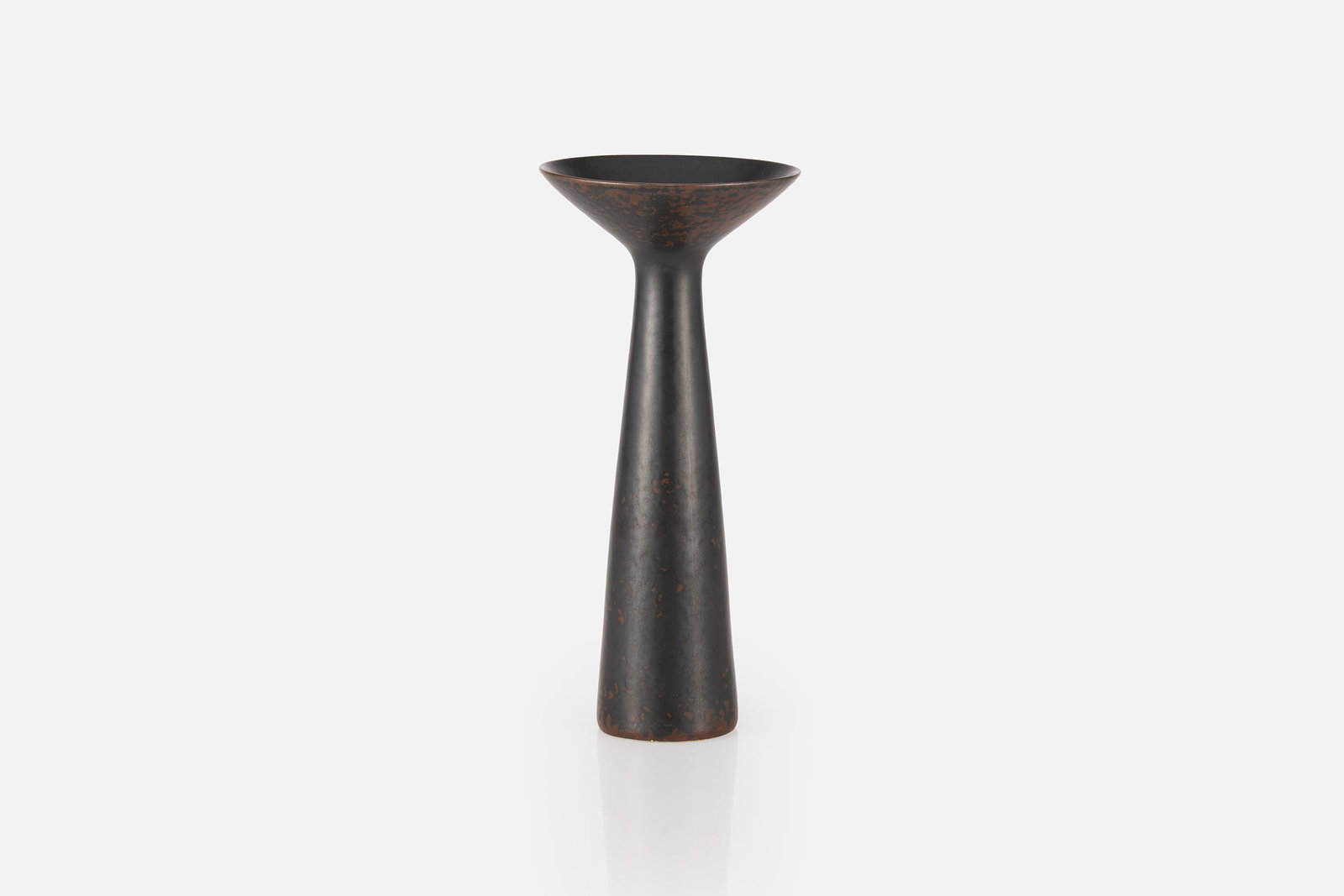 Carl-Harry Stalhane, Flared Vase: CARL-HARRY STALHANE Flared vase, ca. 1953 Glazed porcelain. Produced for Rorstrand, Sweden. Underside incised with manufacturer's marks and "SNF". 10" H x 4.5" Diameter 