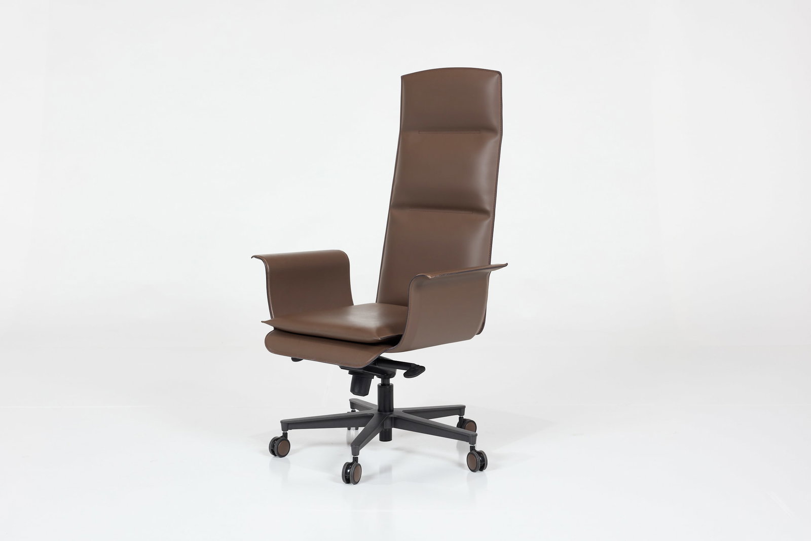 Luca Scacchetti, 'Wing' Executive Chair: LUCA SCACCHETTI 'Wing' executive armchair, 21st century Leather, powder-coated metal. Manufactured by I4 Mariani, Italy. Underside with manufacturer's stamp and branded decking. 