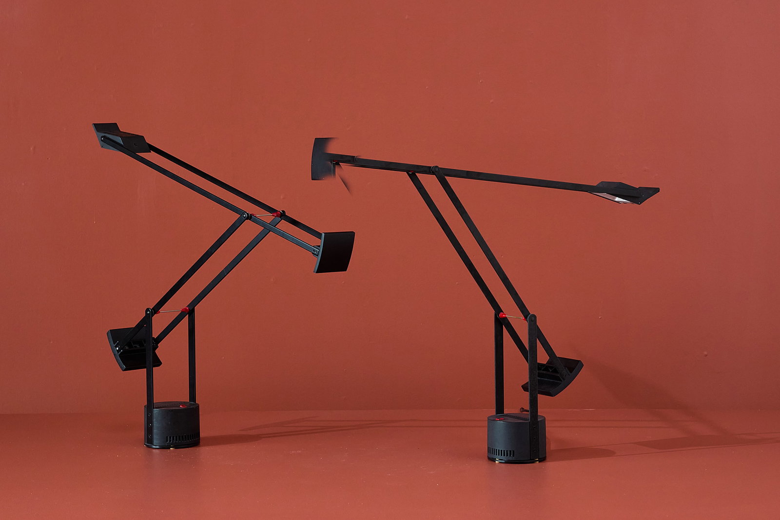 Richard Sapper, 'Tizio' Table Lamps (2): RICHARD SAPPER Pair of 'Tizio' table lamps, ca. 1972 Enameled aluminum, molded plastic. Manufactured by Artemide, Germany / Italy. Underside of each with