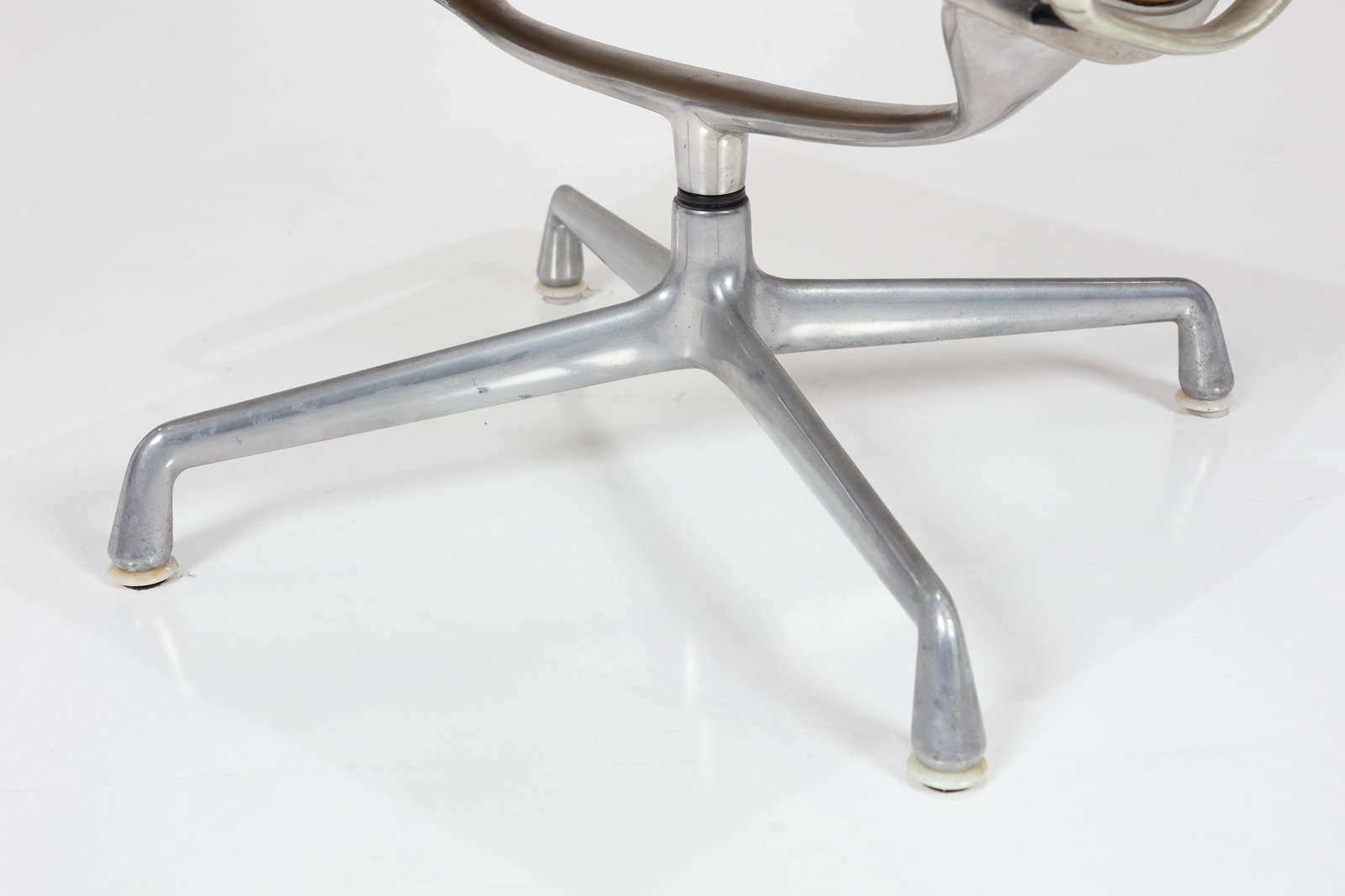 Charles + Ray Eames, 'Softpad' Lounge Chairs (2) - 3