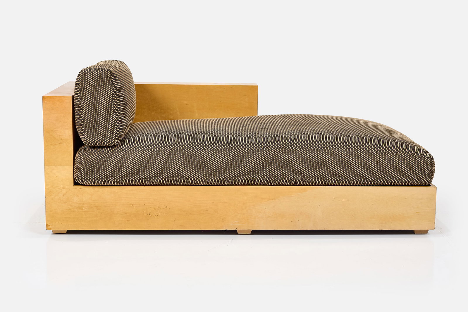 Ralph Lauren, Chaise Lounge: RALPH LAUREN One-armed chaise lounge, Maple, fabric. Manufactured by Polo Ralph Lauren, USA. Underside with brass label. 30" H x 32" W x 69" D Seat height: 17.5" 