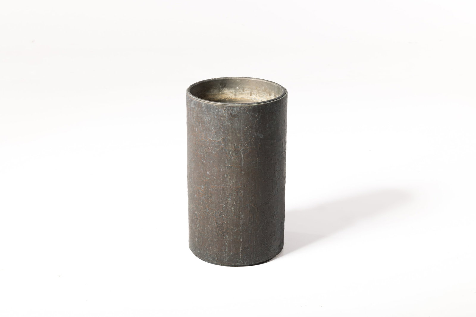 Forms + Surfaces, Urn: FORMS + SURFACES Urn, 1960s Cast fiberglass, metal. Manufactured by Forms & Surfaces, USA. 18.5" H x 10.75" Diameter